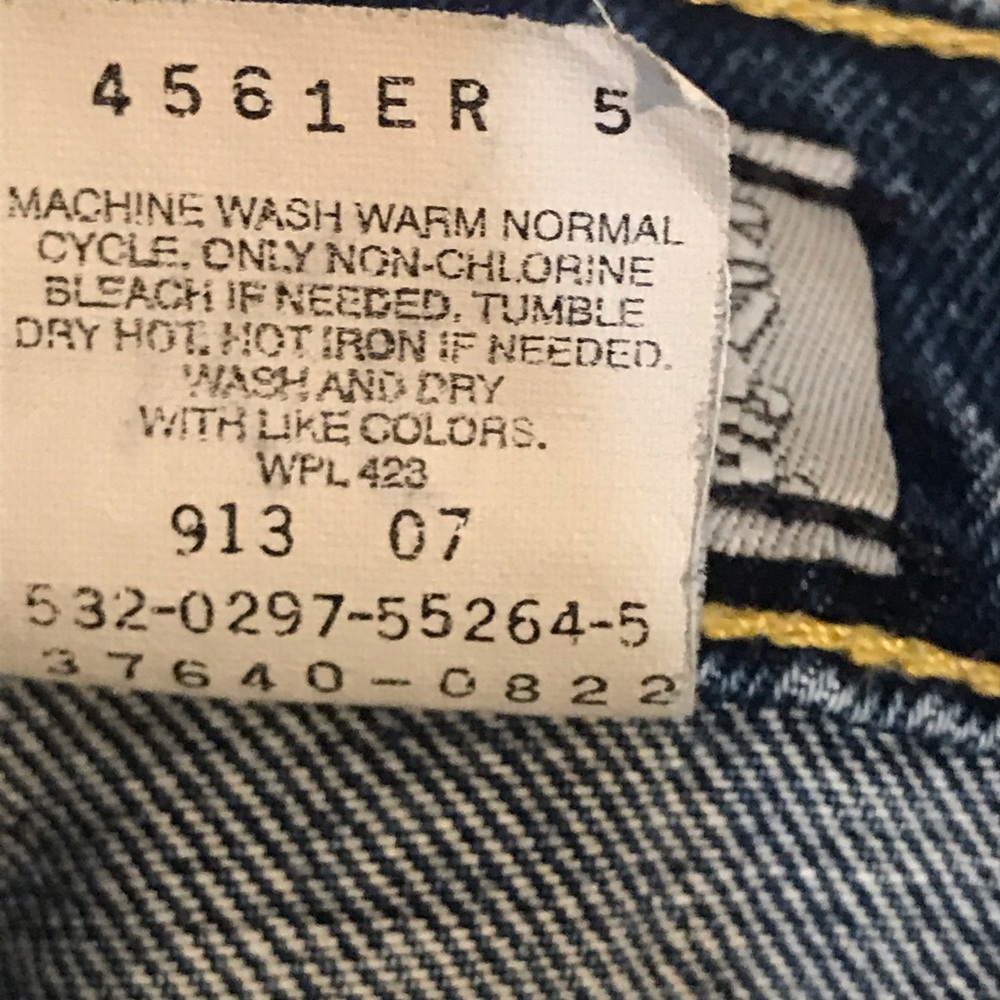 LEVI’S Vintage Silver Tab Guy’s Fit Jean Shorts - Picture 10 of 10